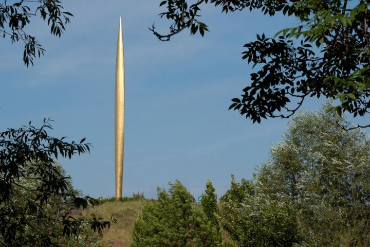 Les Bronzes d'Industrie - Fonderie d'art - Sculpture en cupro-aluminium dorée à l'or - "Tremblement de ciel"